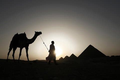 Giza Pyramids, Sakkara e Memphis American Agent con A / C Private car