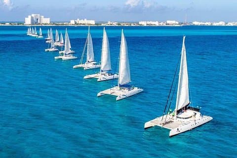 Incroyable visite de la beauté Isla Mujeres avec tuba et bar ouvert
