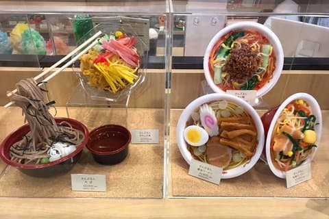 Japanische Musterkostherstellung und Asakusa Geschichte Tour