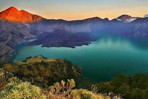Rinjani Trekking 3D2N Summit