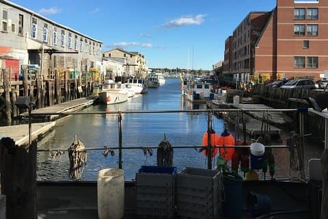 Old Port "Seafood Lovers" Walking Lunch Tour in Portland, Maine
