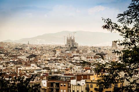 Escursione a terra privata di 4 ore a Barcellona con veicolo privato e guida