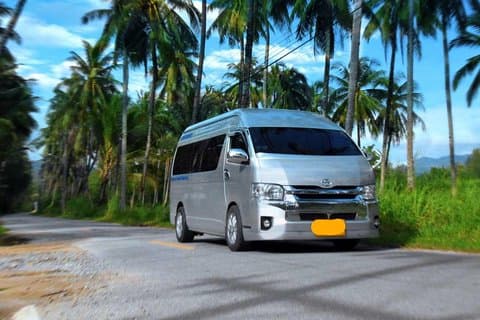 Privat minibussoverføring fra Phuket flyplass til Khao Lak hotell