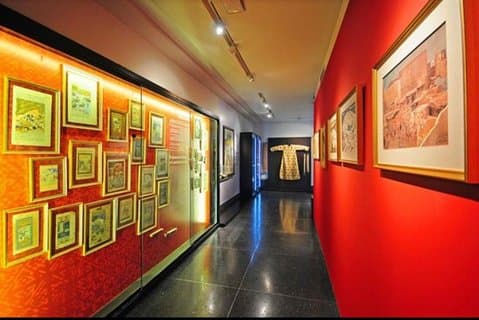 Visita del museo della fondazione Slaoui con una cena alla triglia dell'isola