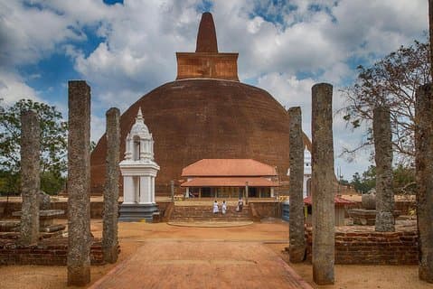 Taxi From Anuradhapura to Kandy (Private)