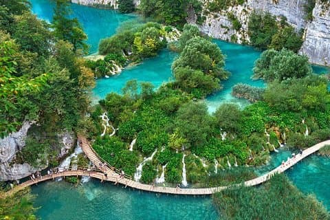 Privat tour Zagreb - Turanj (War Museum) - Plitvice National Park