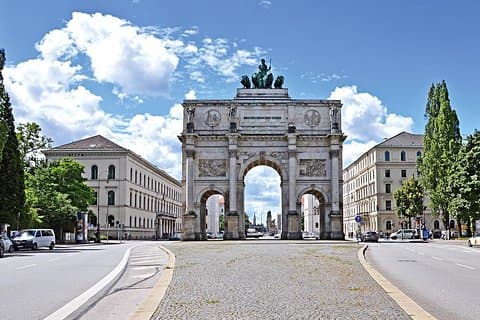Privat Transfer-River Cruise Dock Nürnberg til München: havn / havnetransport