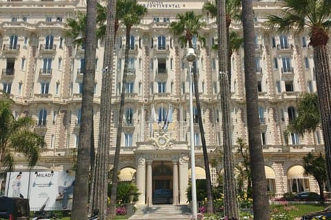 Guided Tour in Cannes by a Screenwriter: History, Glamour & Cinema