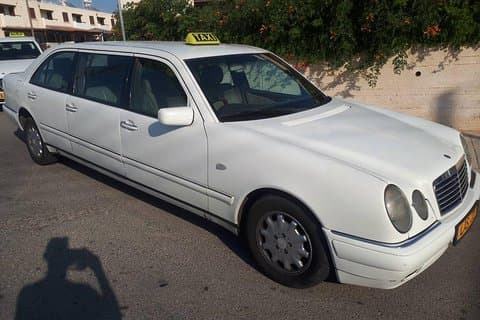 Cyprus Larnaca Airport Private Transfers to Ayia Napa 1-5 Passengers