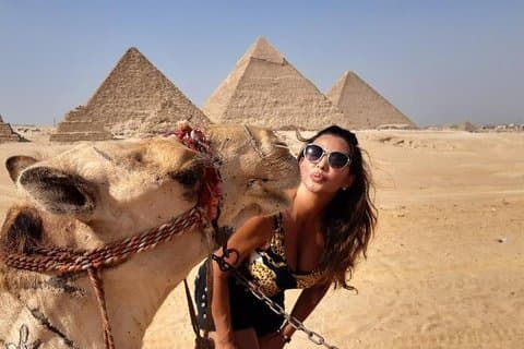 Privat dagstur till pyramider, kameltur, egyptiska museet, felucca-lunch ingår