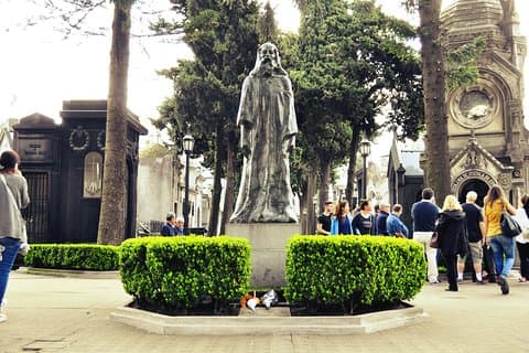 Rondleiding door Recoleta-begraafplaats in het Engels