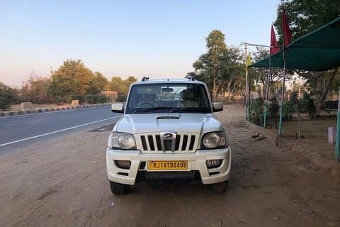 Visite guidée de Jaipur avec une voiture de SUV Scorpion indienne avec chauffeur et guide
