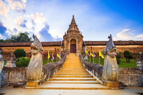 Privater Transfer von Bangkok nach Lampang mit 2 Stunden Sightseeing