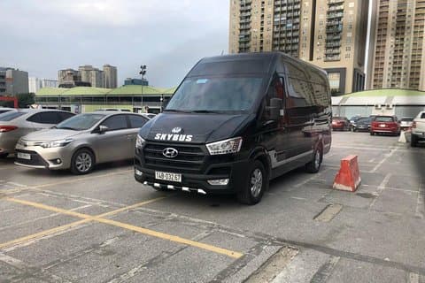 Hai Phong/Cat Bi airport pick-up to Halong by luxury private car