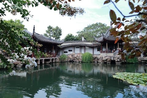 Private Tour to Suzhou Museum, Master-of-Nets Garden and Cruise in Tongli Town