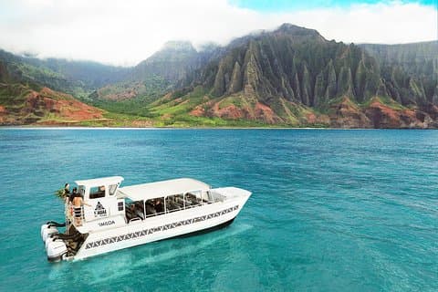 Kauai: Express Na Pali Sunset Tour aboard 'Imiloa