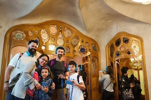 Visite privée : La Pedrera & Casa Vicens Skip-the-Line