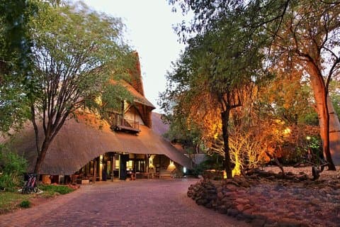 4 dagen / 3 nachten Victoria Falls Safari Lodge-pakket