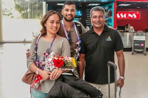 Colombo (CMB) Airport to Hikkaduwa City Private Transfer
