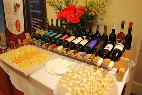 Fireland Winery Group Tour "Weinverkostung mit Snacks inklusive"