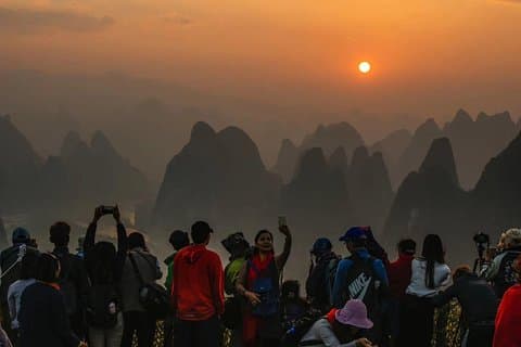 Ganztägige Yangshuo Sonnenaufgangs- und Li-River-Kreuzfahrt mit der 4-Sterne-Bootstour
