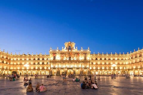 Visita turística privada de día completo en Madrid