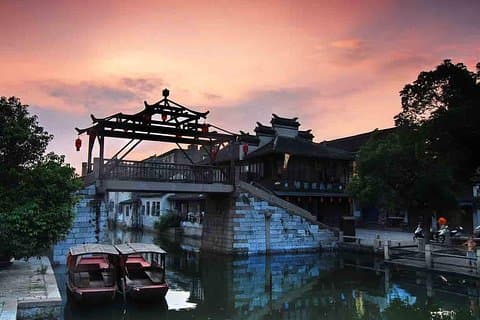 Privat tur til Tongli Town, Suzhou Museum og Pingjiang Road med vegeterisk mat