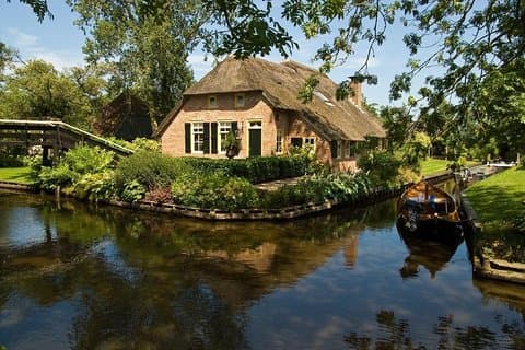 Explore the Venice of the North: Giethoorn with a private guide