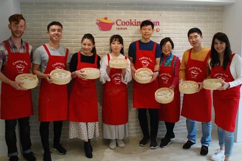 Varje dag, "Xiaolongbao, sesamolja kycklingnudlar, torkad strimlad kall sallad, Pearl Milk Tea" Taiwan Traditional Food Experience-A, (Taipei matlagningskurser)