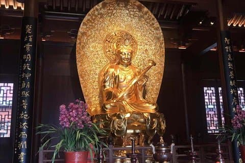 Shanghai privat dagstur til Jade Buddha Temple og Jinmao Tower