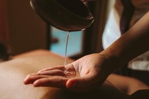 Bali Massage i 90 minuter avkopplande massage.