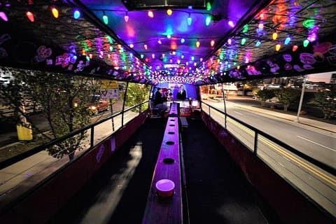 Bus de fête de 2 heures avec barman et DJ 21 +