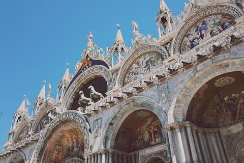 Venezia architettonica: tour privato con un esperto locale