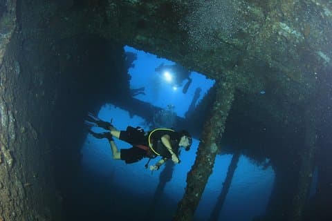 バリ島トランベンでの楽しいダイビング - 認定ダイバー向け