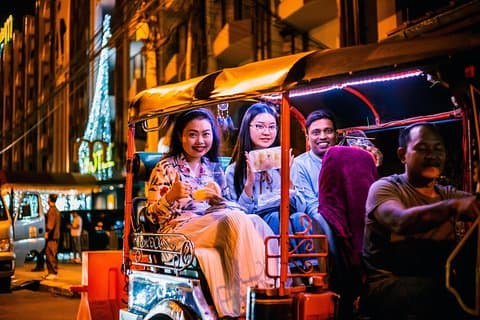 Sol eller måne: Hotell i nærheten av Chiang Mai City Tuk Tuk Tour
