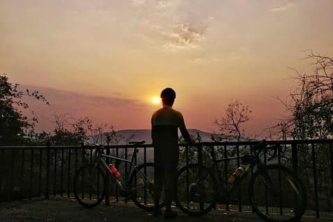 Passeie de bicicleta pela vila flutuante e pelo pôr do sol