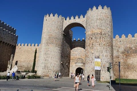 マドリッド発アビラ・セゴビアプライベート旅行