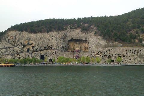 Private Half-Day Longmen Grottoes Walking Tour from Luoyang