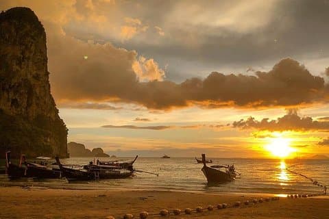 Krabi Hong Islands Snorkling och Sunset Tour med Longtail Boat
