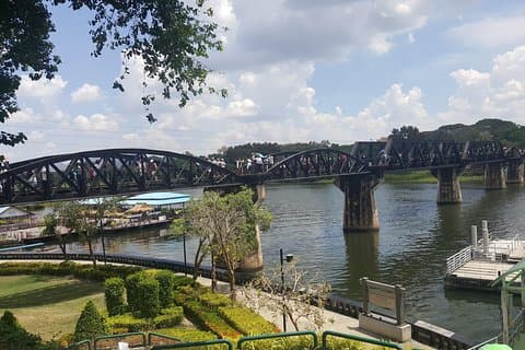 Recorrido por el río Kwai y el ferrocarril de la muerte en la Segunda Guerra Mundial en Tailandia
