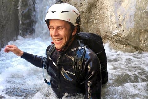 Halbtägiges Canyoning – Heart Creek Canyon (Anfängerniveau)