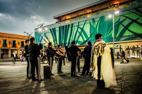 Abendliche Garibaldi Square Tour und Abendessen in Mexiko-Stadt