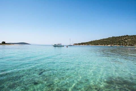 Private day trip to Hvar and Blue lagoon with Snorkeling