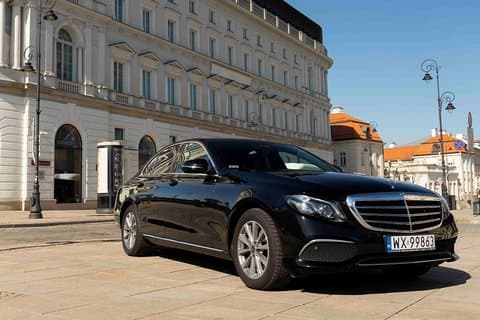 Transport de luxe de Varsovie à Cracovie en voiture privée