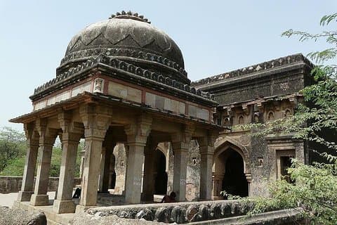 3-stündiger Mehrauli Archaeological Park Ruins Rundgang durch Delhi