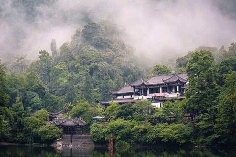 Private Qingcheng Mountain and Dujiangyan Irrigation System Tour from Chongqing