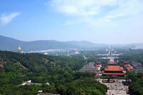 Wuxi Private Day Tour with Lingshan Buddhist Scenic Spot and Sanguo City