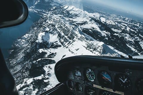 Privat sightseeingflyg ovanför Doubs