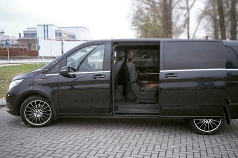 Brussels Shuttle Transfer Disneyland Paris (1 to 8 SEATS)