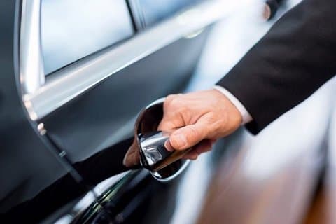 Transfert privé depuis/vers l'aéroport de Fès (avec carte SIM)